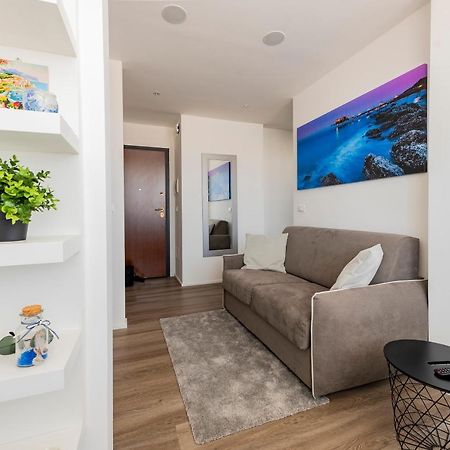 Piazza Salotto & Stazione Comfy Apartment เปสการา ภายนอก รูปภาพ