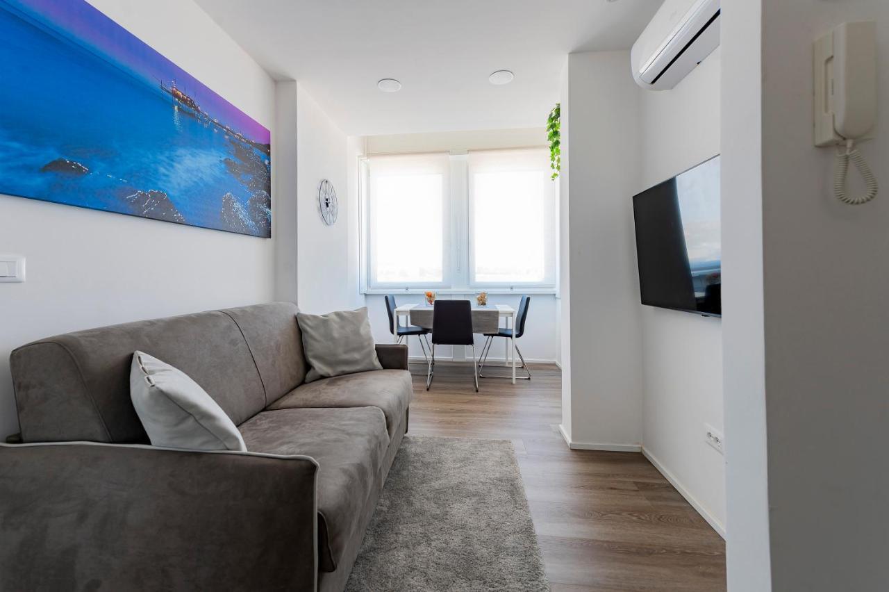 Piazza Salotto & Stazione Comfy Apartment เปสการา ภายนอก รูปภาพ