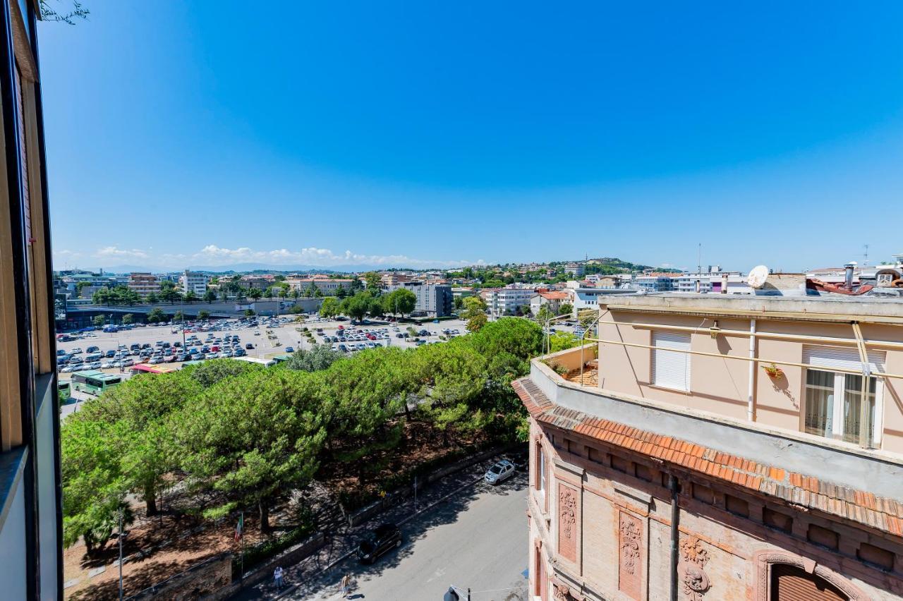 Piazza Salotto & Stazione Comfy Apartment เปสการา ภายนอก รูปภาพ